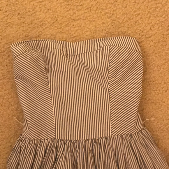 Strapless dress - Picture 3 of 5